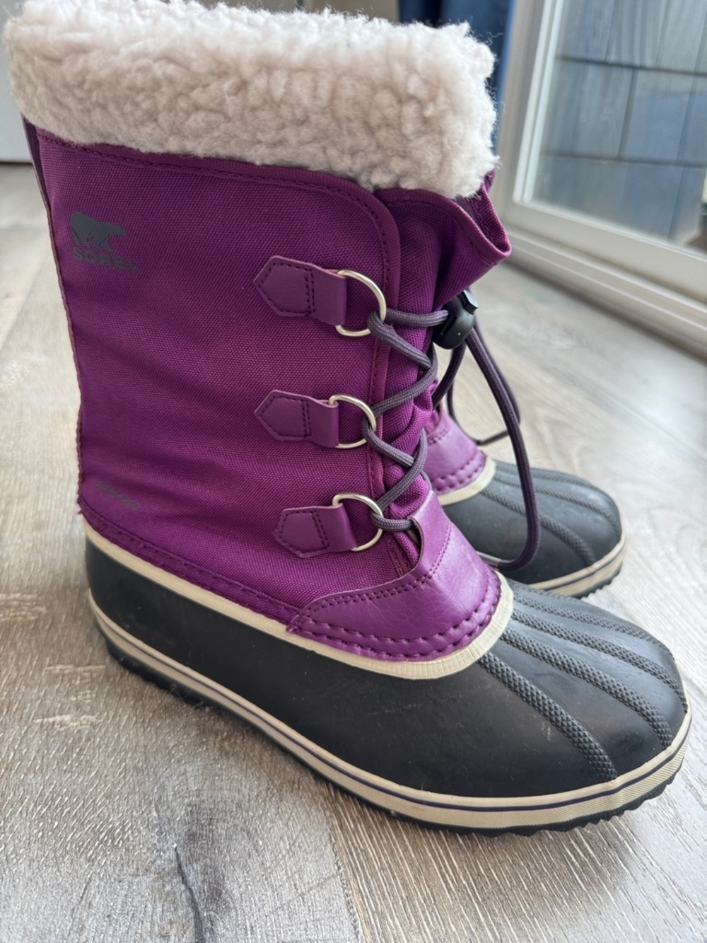 Sorel Purple and Black Insulated Winter Boots MK